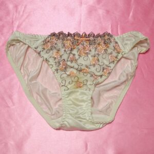 32☆☆Lサイズ☆ティーンズツルツルショーツ