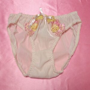 40☆リボン刺繡☆Mサイズ☆ティーンズツルツルショーツ