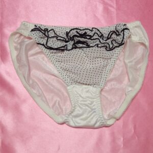 56☆フリル☆Mサイズ☆ティーンズツルツルショーツ