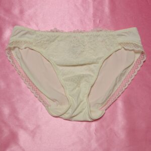 81☆トリンプ☆Mサイズ☆ティーンズ ツルツルショーツ
