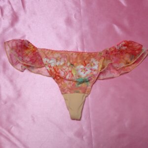 302☆トリンプ☆Mサイズ☆Tバック☆大人USEDインナー SELECT INNER MARKET