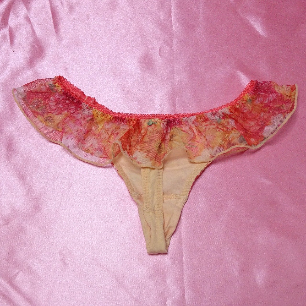 302☆トリンプ☆Mサイズ☆Tバック☆大人USEDインナー SELECT INNER MARKET - 画像 (2)