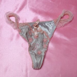 420 Mサイズ Tバックショーツ 中古 大人用インナー グレー/ピンク刺繍 光沢サテン リボン付き 販売