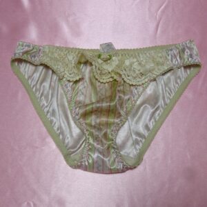 630☆ トリンプ Mサイズ ☆ティーンズ ツルツルショーツ ☆