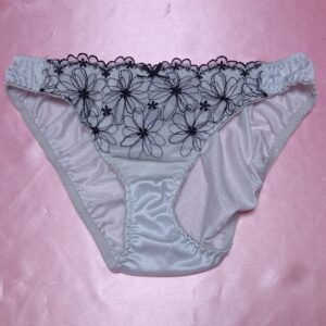 675☆ tutuanna ツルツルショーツ Mサイズ  ☆