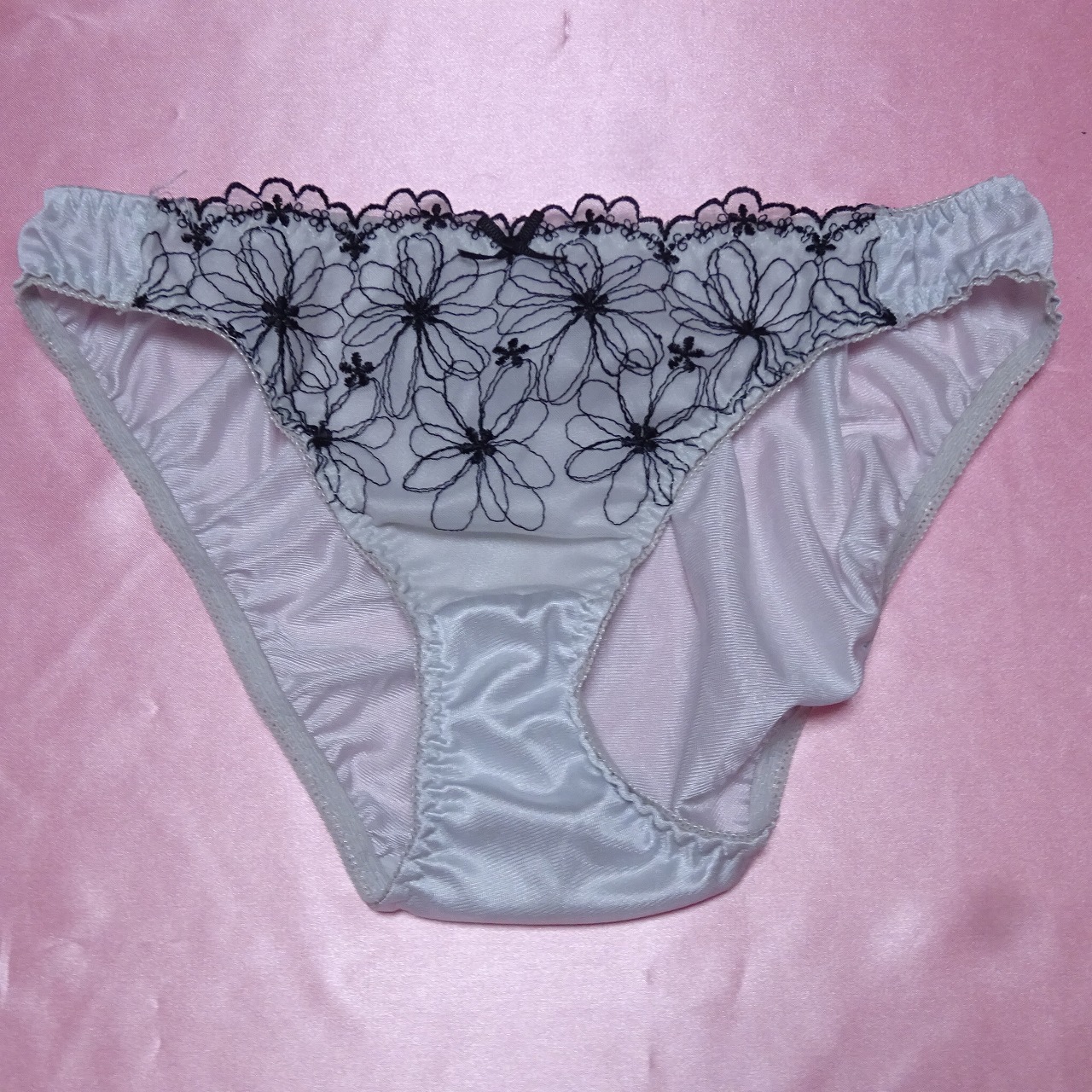 675☆ tutuanna ツルツルショーツ Mサイズ ☆