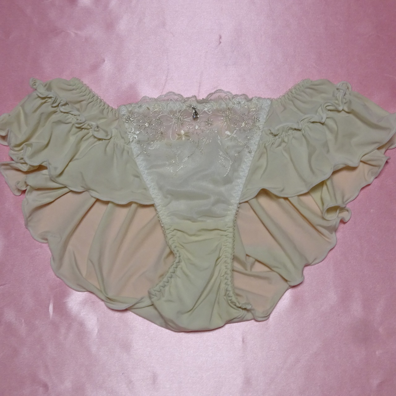679☆ tutuanna ツルツルショーツ Mサイズ ☆