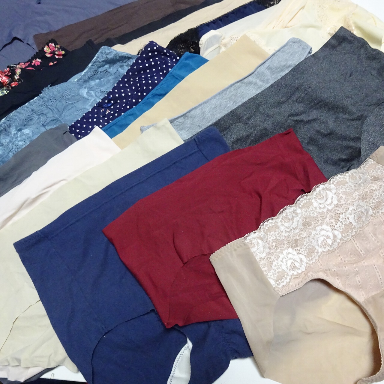 572☆ シームレスショーツ 20枚セット ☆ティーンズショーツ ☆大人USEDインナー SELECT INNER MARKE